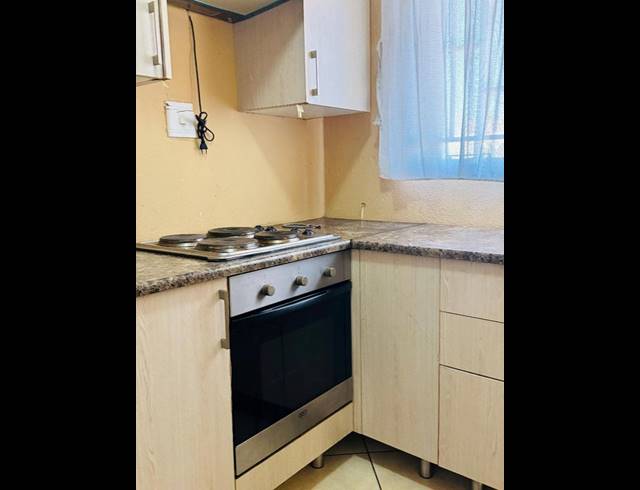 2 BEDROOM PROPERTY TO RENT IN DAWN PARK